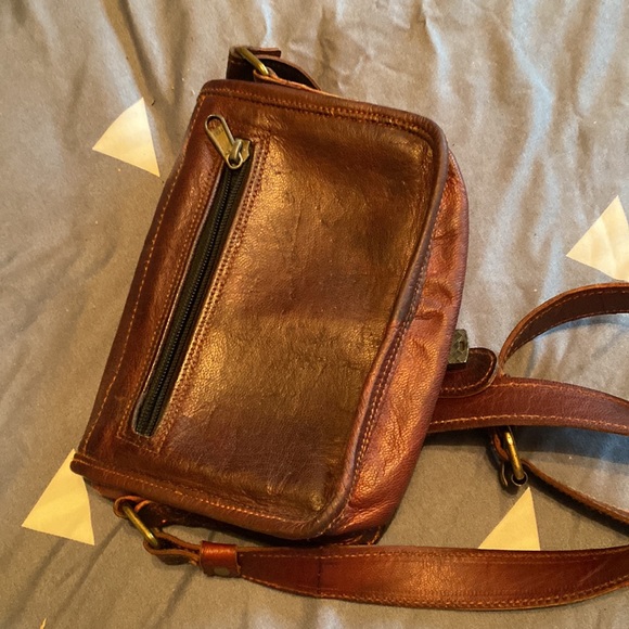 Leather is in fantastic condition - Picture 2 of 3